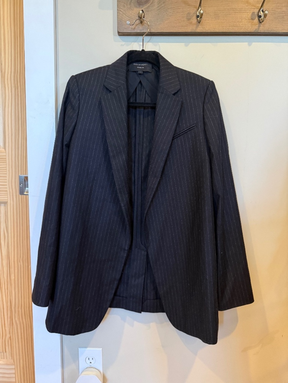Equipment Femme Black Charcoal Pinstripe 100% Wool Oversized Blazer Size 4